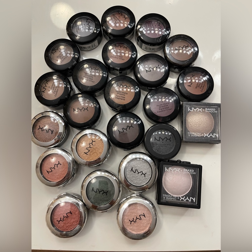 Nyx eyeshadows/metallic